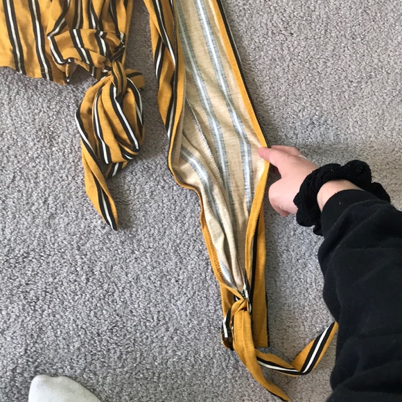 Boohoo tie top - Picture 2 of 2